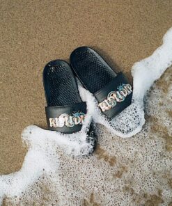 Alternative view of Shen Nerm Slides (Black)